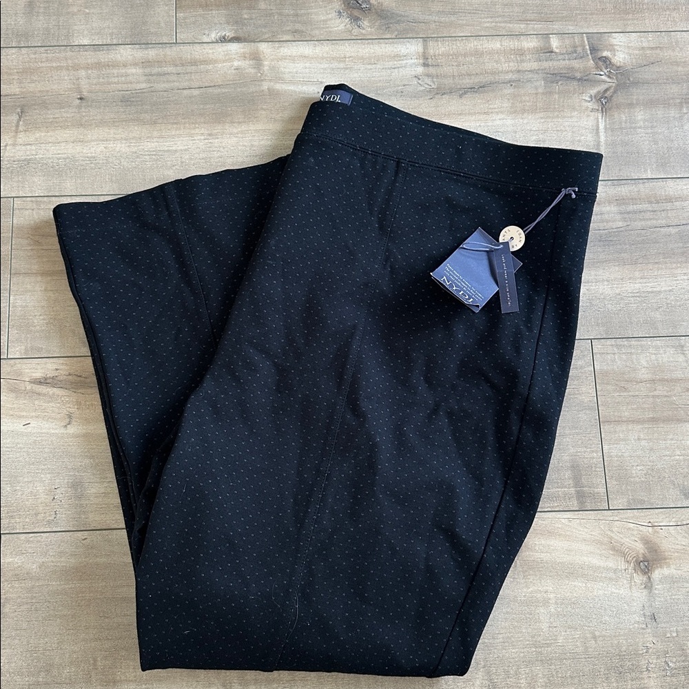 NWT NYDJ Lift & Tuck Pull Over Black Cropped Pants Micro Dots Plus Sz 24W